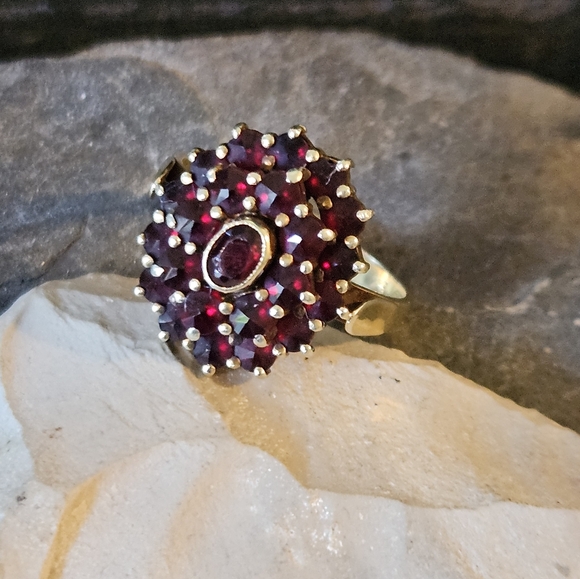 Vintage Bohemian Garnet 14K Yellow Gold Ring - Picture 7 of 15